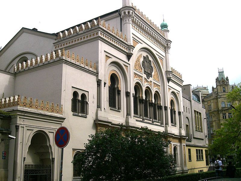 Prague: Jewish Quarter Premium Tour - Meeting at Golem Café: Where the Tour Sets Its Tone