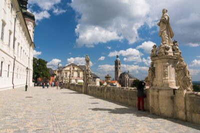 Prague: Kutná Hora, St Barbara's Cathedral and Bone Church - Sedlec Ossuary: the bone chapel that makes you look twice