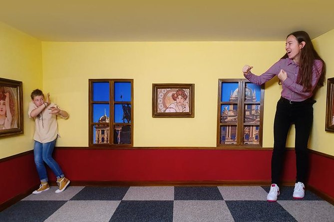 Prague Museum of Fantastic Illusions - Inside the museum: interactive optical illusions and big photo energy