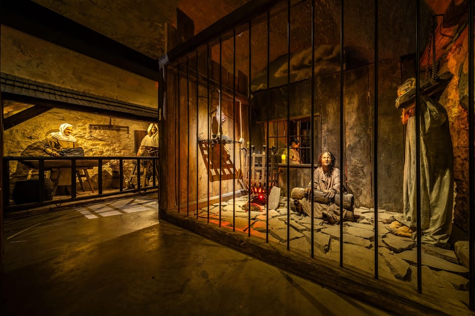 Prague: Museum of Torture Entry Ticket - Language and who you’ll interact with on site