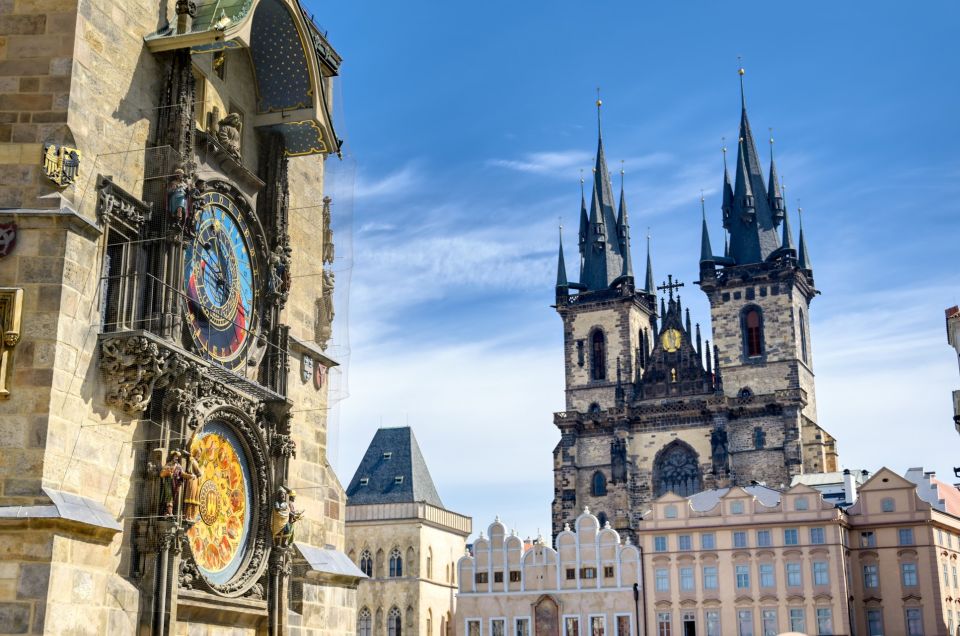 Prague Old Town Family Tour, Attractions, Royal Castle - Where the tour begins: Malá Strana’s Holy Trinity Column meet-up
