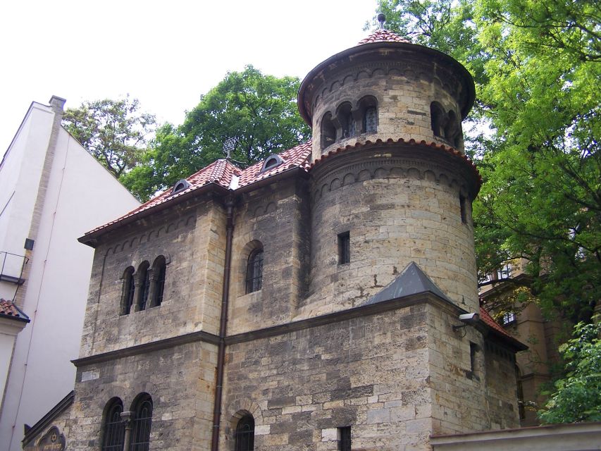 Prague: Old Town, Jewish Quarter & Astro Clock Walking Tour - Old Town streets: Gothic details you’ll actually spot
