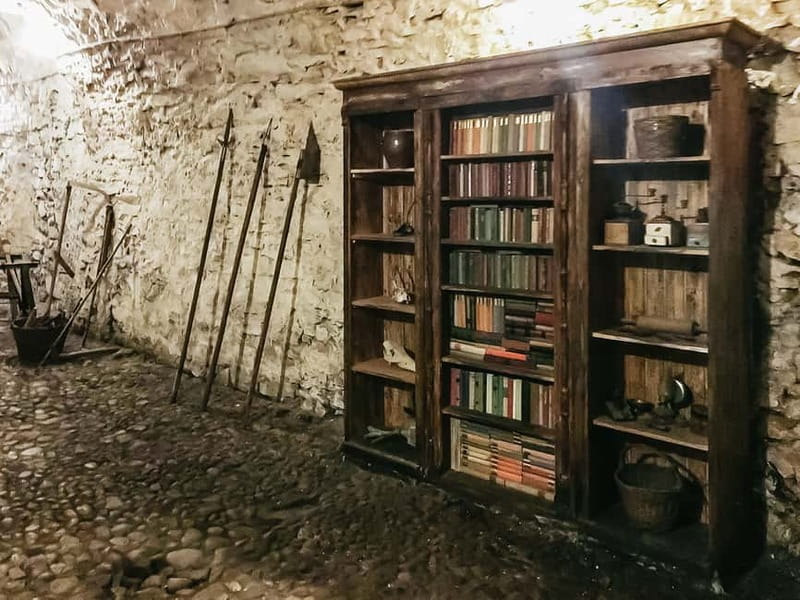 Prague: Oldtown, Medieval Underground & Dungeon History Tour - Should you book this Prague Old Town Underground & Dungeon tour?
