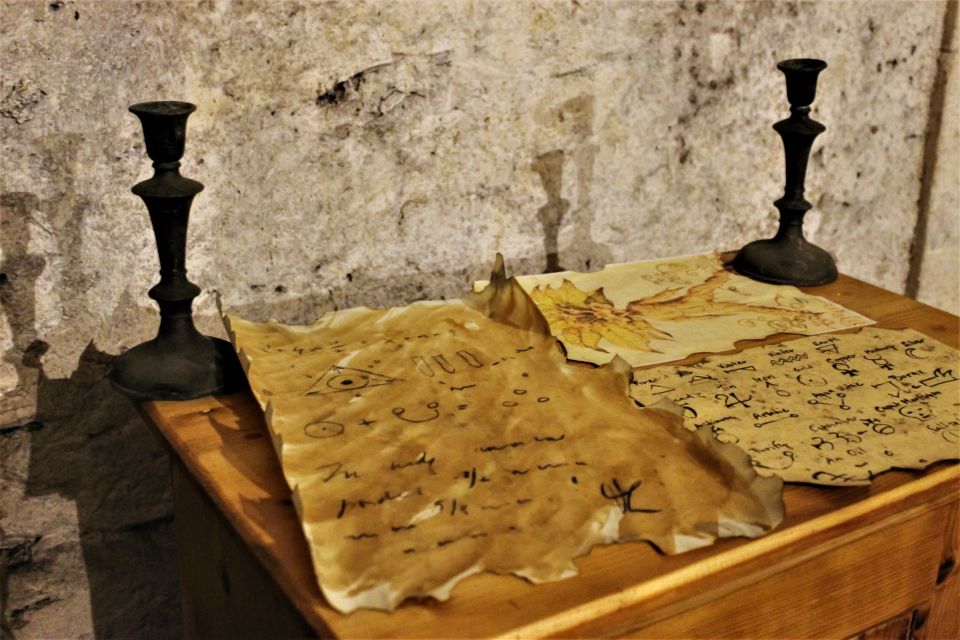 Prague: Oldtown, Medieval Underground & Dungeon History Tour - Pace, comfort, and the practical stuff that can make or break it