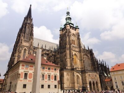 Prague: Prague Castle Complex Smartphone Audio Guide - Before you go: tickets, headphones, and the internet requirement