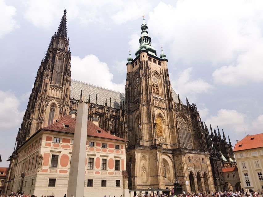 Prague: Prague Castle, Jewish Quarter, Clock Tower Admission - Should you book this Prague Castle, Jewish Quarter, and Clock Tower admission ticket?