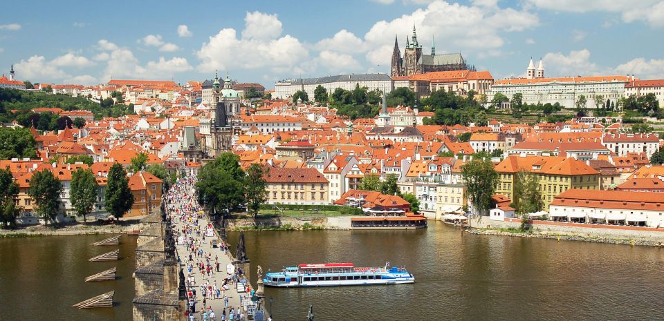 Prague: Private City Tour by Minivan - Prague Castle Complex and St. Vitus Cathedral: Guided Orientation in the Right Places