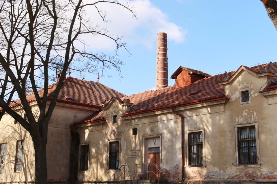 Prague: Psychiatric Hospital and Abandoned Cemetery Tour - Price and value: is $32 worth it for 3 hours?