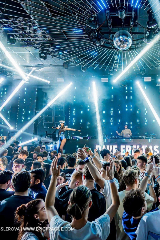 Pub Crawl with Shots and Night Club I Prague - Practical tips to make the night feel effortless