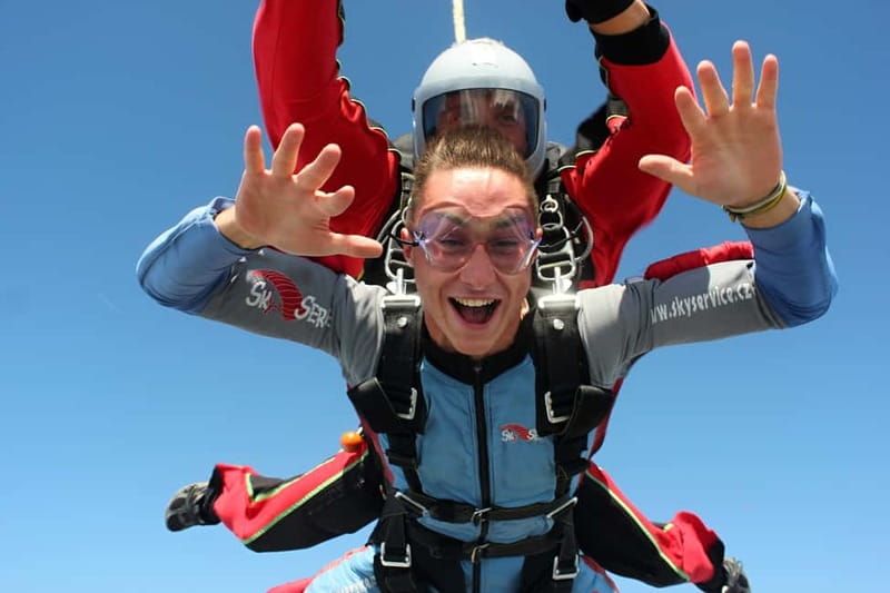 Tandem Skydiving Adventure in Prague - The 10-minute briefing: the part that makes tandem feel doable